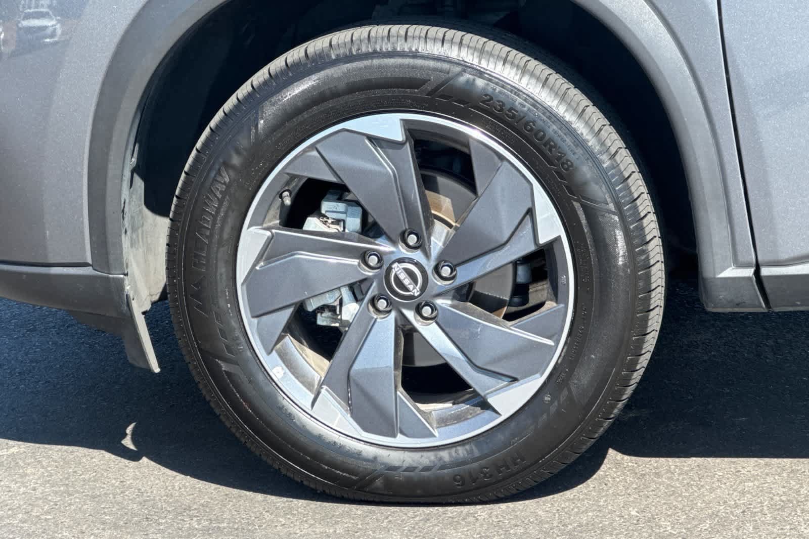 Used 2025 Nissan Rogue SV FWD image 26
