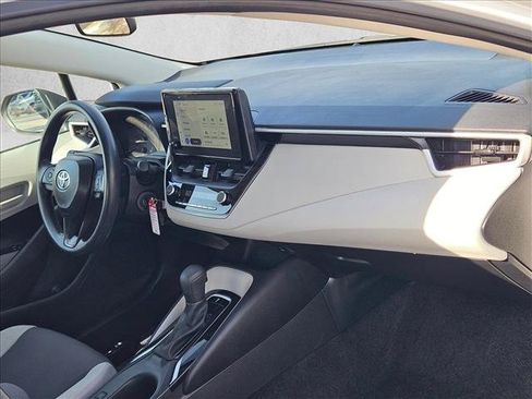 Used 2025 Toyota Corolla LE FWD image 19