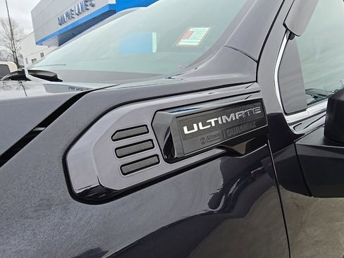 Used 2024 GMC Sierra 3500 Denali Ultimate image 39