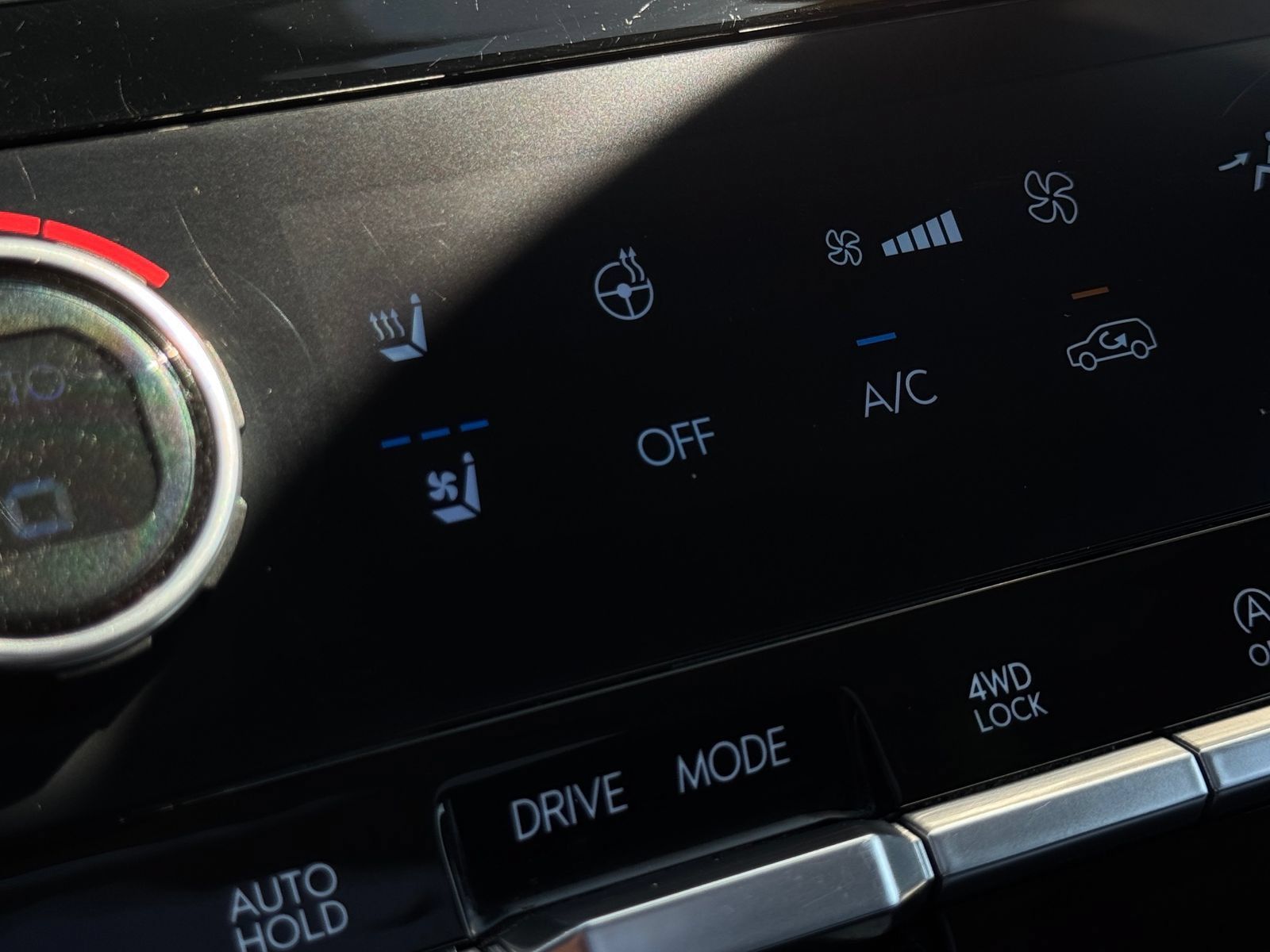 Used 2024 Hyundai Santa Fe Limited AWD/4WD image 44