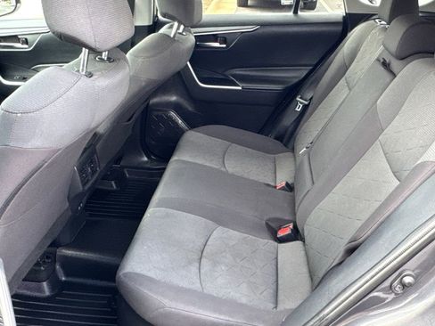 Used 2020 Toyota RAV4 XLE w/ Convenience Package AWD/4WD image 19