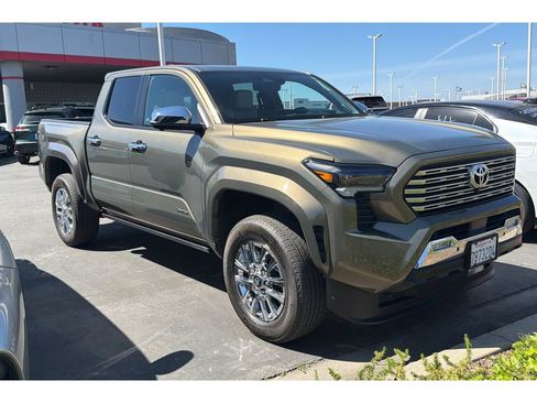 Used 2024 Toyota Tacoma Limited w/ Limited Package (LT) image 2