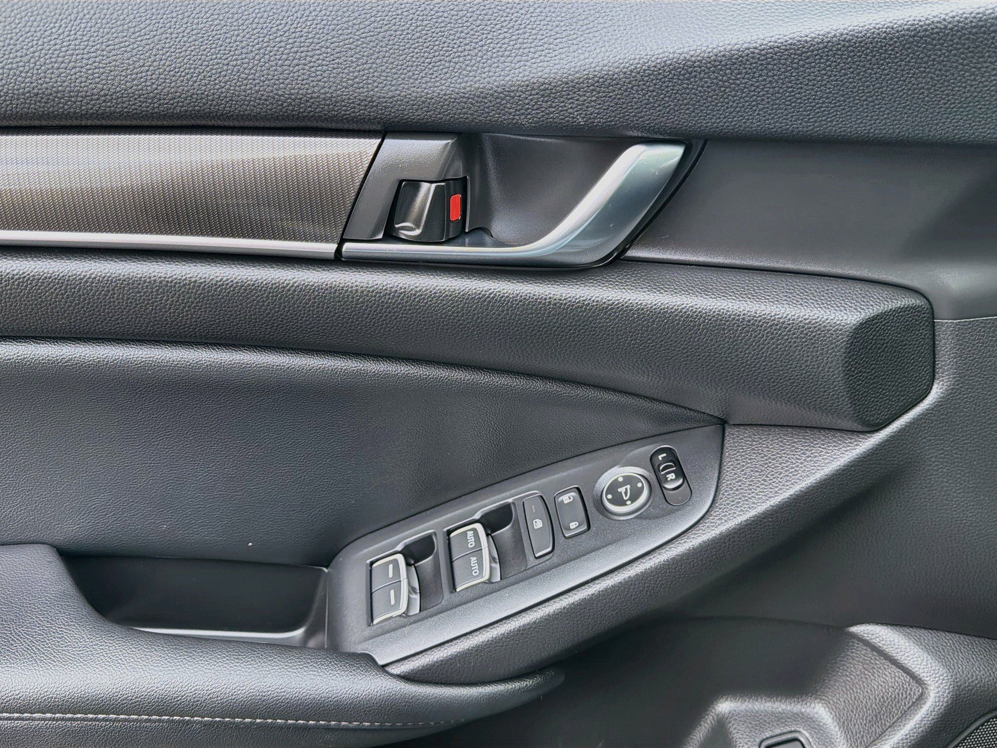 Used 2021 Honda Accord Sport image 15