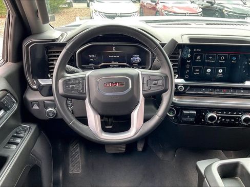 Used 2025 GMC Sierra 1500 SLT RWD image 5