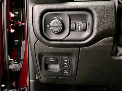 Used 2025 RAM 1500 Big Horn AWD/4WD image 39