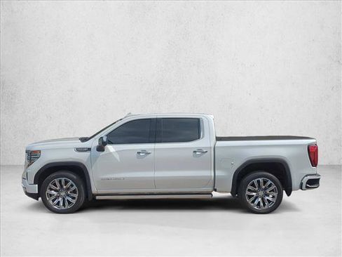 Used 2025 GMC Sierra 1500 Denali w/ Denali Reserve Package AWD/4WD image 3
