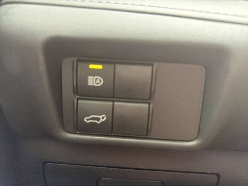 Used 2021 Toyota Highlander XSE FWD image 35