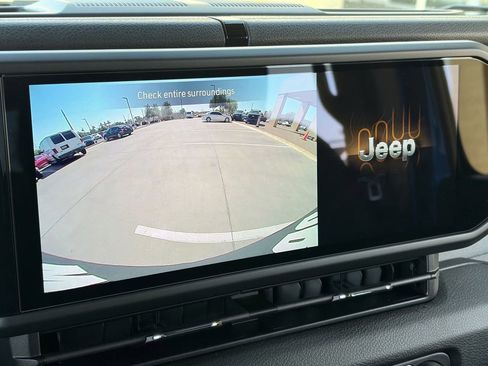 Used 2024 Jeep Wrangler Unlimited Sport AWD/4WD image 27