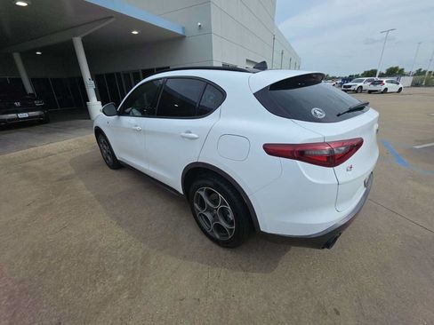 Used 2022 Alfa Romeo Stelvio Ti AWD/4WD image 5