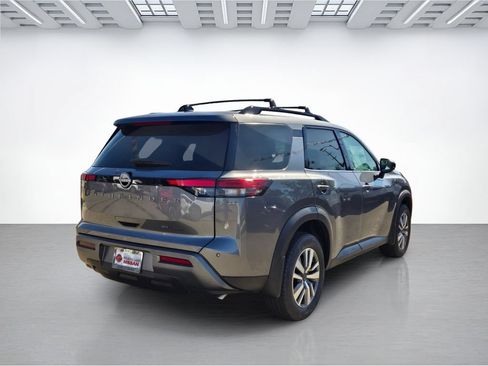 New 2026 Nissan Pathfinder SL AWD/4WD image 4