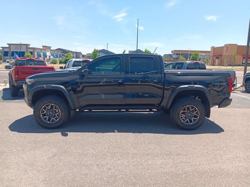 Used 2023 Chevrolet Colorado ZR2 w/ ZR2 Convenience Package III AWD/4WD image 2