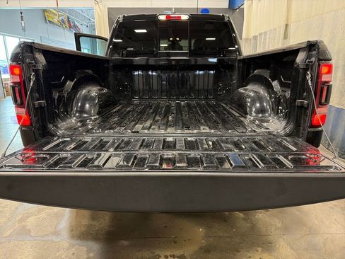 Used 2019 RAM 1500 Big Horn AWD/4WD image 18