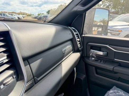 New 2026 RAM 2500 Big Horn AWD/4WD image 24