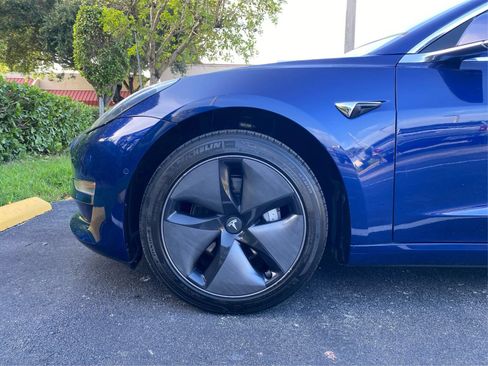 Used 2018 Tesla Model 3 Mid Range RWD image 14