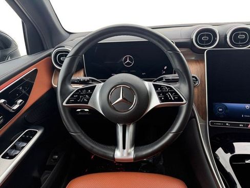 Used 2024 Mercedes-Benz GLC 300 4MATIC image 13