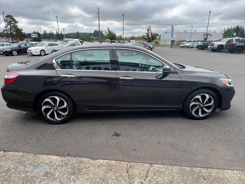 Used 2017 Honda Accord EX-L image 6