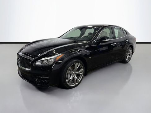 Used 2016 INFINITI Q70 3.7 w/ Technology Package AWD/4WD image 5