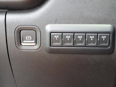 Used 2024 Chevrolet Silverado 3500 W/T AWD/4WD image 29