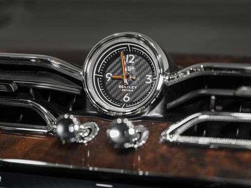 Used 2022 Bentley Bentayga V8 image 35