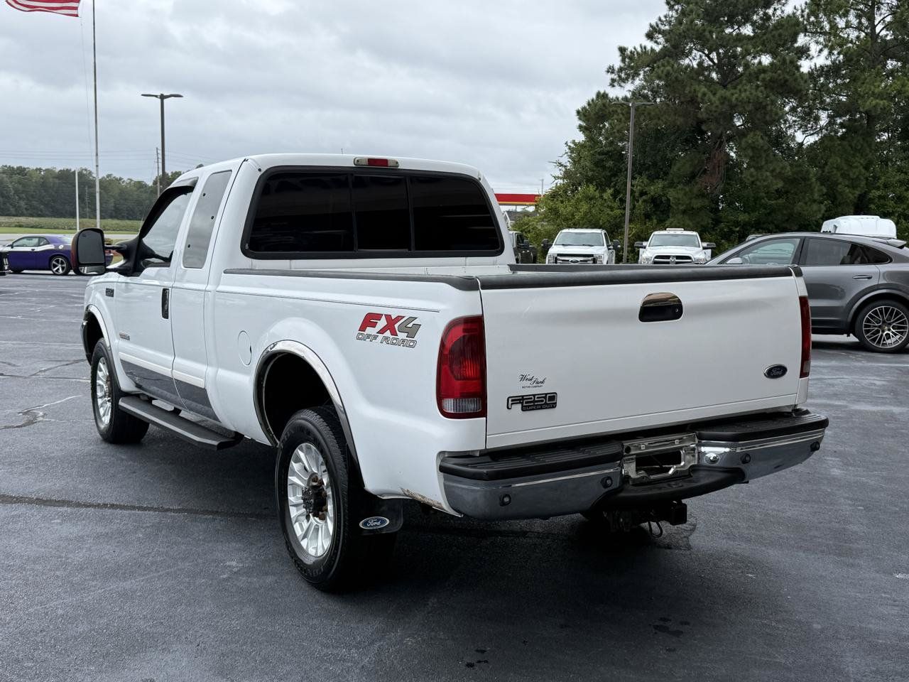 Used 2003 Ford F250 Lariat AWD/4WD image 3