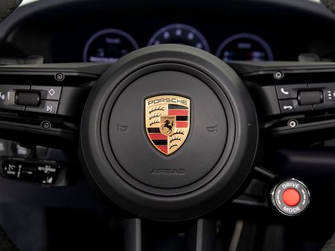Certified 2025 Porsche 911 Carrera GTS RWD image 33