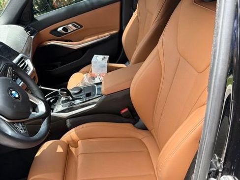 Used 2022 BMW 330i Sedan w/ Driving Assistance Package RWD image 3