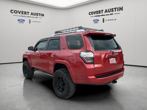 Used 2016 Toyota 4Runner SR5 AWD/4WD image 3