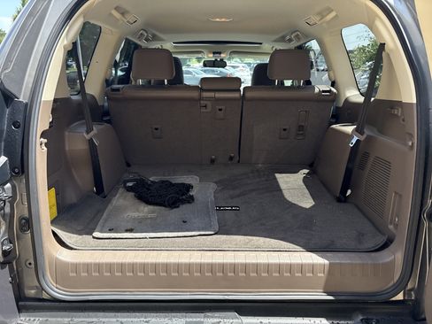 Used 2014 Lexus GX 460 w/ Premium Package AWD/4WD image 33