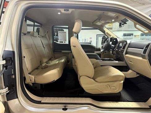 Used 2018 Ford F350 Lariat w/ Chrome Package image 34