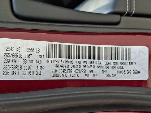 Used 2017 Jeep Grand Cherokee Limited AWD/4WD image 30