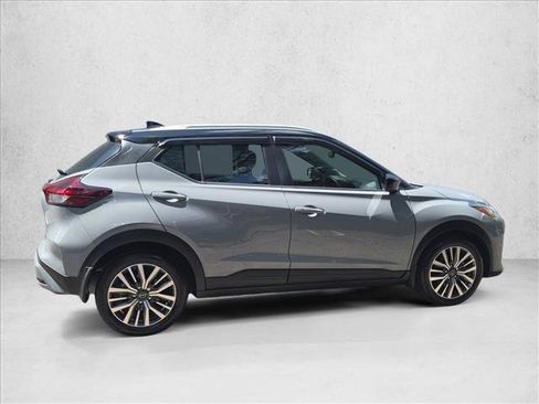 Certified 2023 Nissan Kicks SV FWD image 4