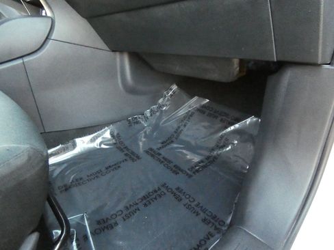 Used 2020 Nissan Versa S image 25