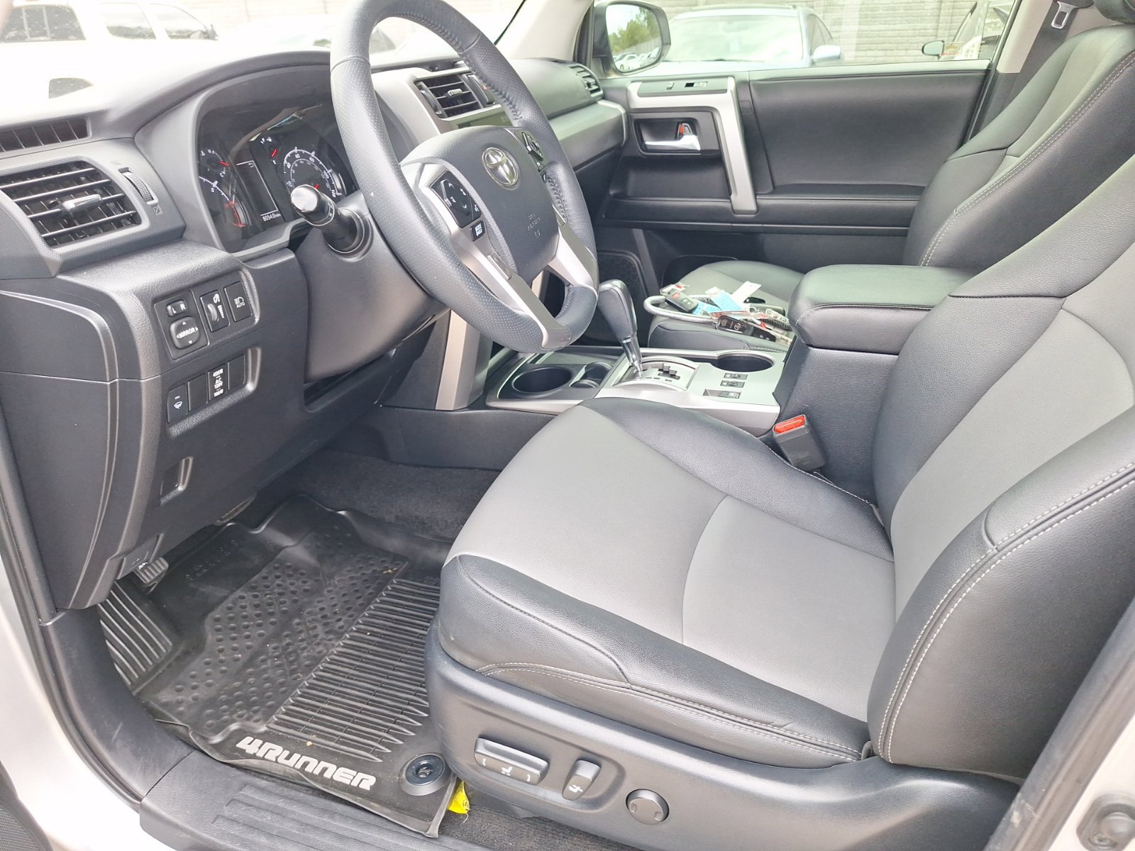 Used 2020 Toyota 4Runner SR5 Premium RWD image 14