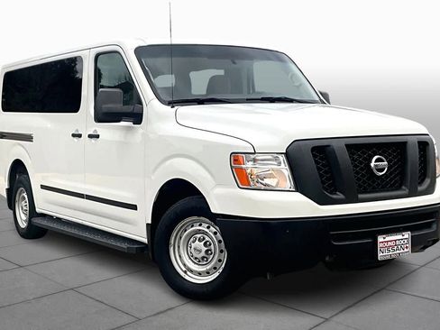 Used 2020 Nissan NV 3500 S image 3
