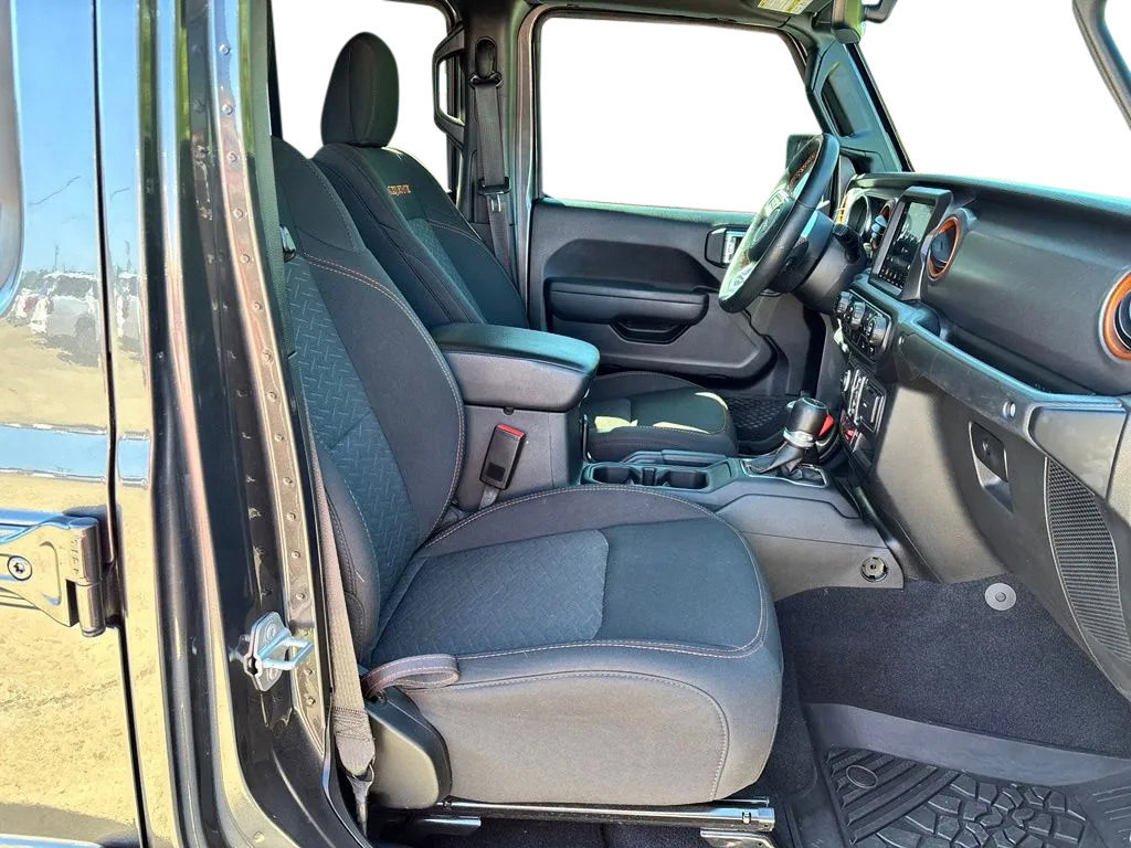 Used 2022 Jeep Gladiator Mojave w/ Cold Weather Group AWD/4WD image 29