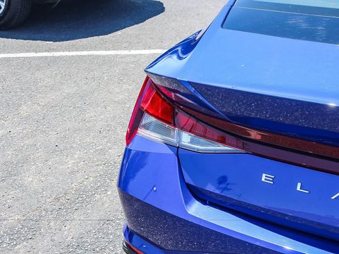 Used 2023 Hyundai Elantra SEL FWD image 8