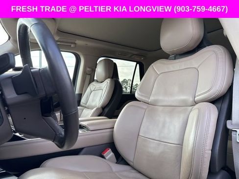 Used 2023 Lincoln Navigator Reserve image 5