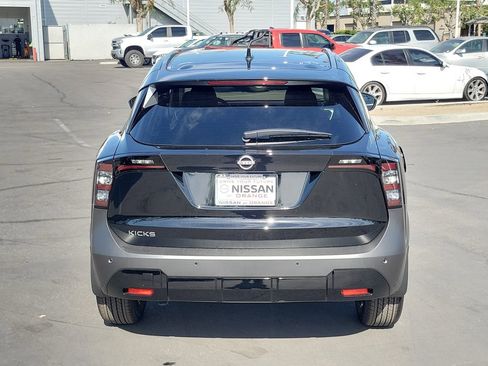 New 2026 Nissan Kicks SV w/ Charging Package FWD image 3