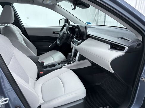 Used 2023 Toyota Corolla Cross L image 15
