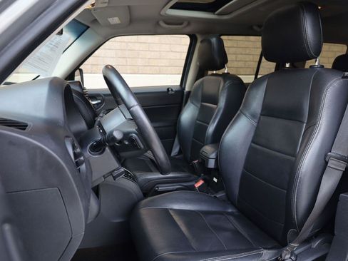 Used 2016 Jeep Patriot High Altitude AWD/4WD image 14