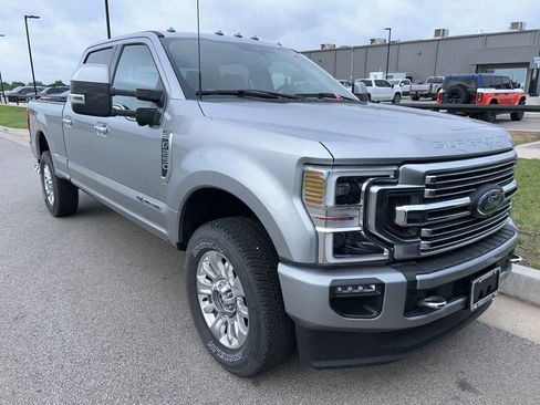 Used 2022 Ford F250 Limited AWD/4WD image 2