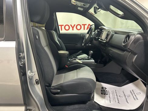 Used 2023 Toyota Tacoma TRD Off-Road w/ Advanced Technology Package image 13