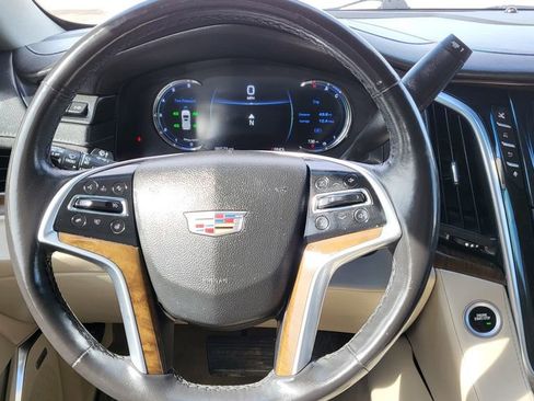 Used 2018 Cadillac Escalade Luxury image 34