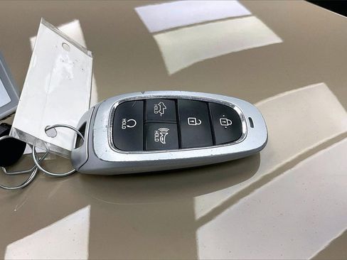 Certified 2023 Hyundai Santa Cruz Limited image 10