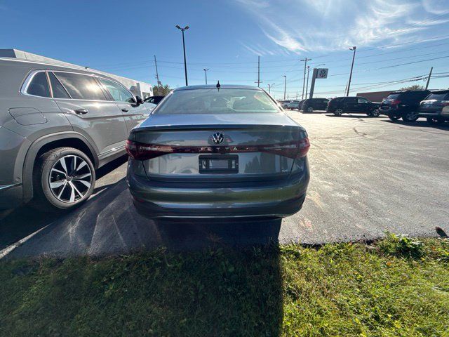 New 2027 Volkswagen Jetta SE FWD image 5