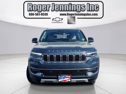 Used 2024 Jeep Wagoneer Series II w/ Flexible Seating Group image 7