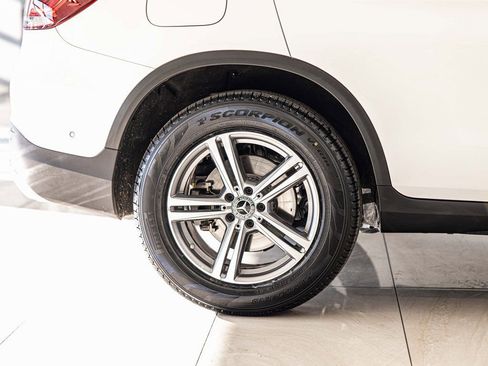 Used 2022 Mercedes-Benz GLC 300 4MATIC image 11