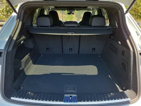 New 2025 Porsche Cayenne GTS AWD/4WD image 29
