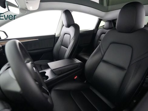 Used 2024 Tesla Model Y Performance image 4