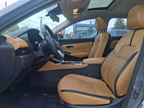 Used 2021 Nissan Sentra SV w/ SV Premium Package FWD image 13